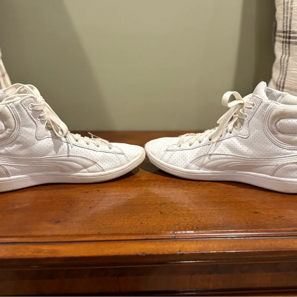 Women’s Puma white vikky mid high top 8.5 shoe. - Picture 4 of 8